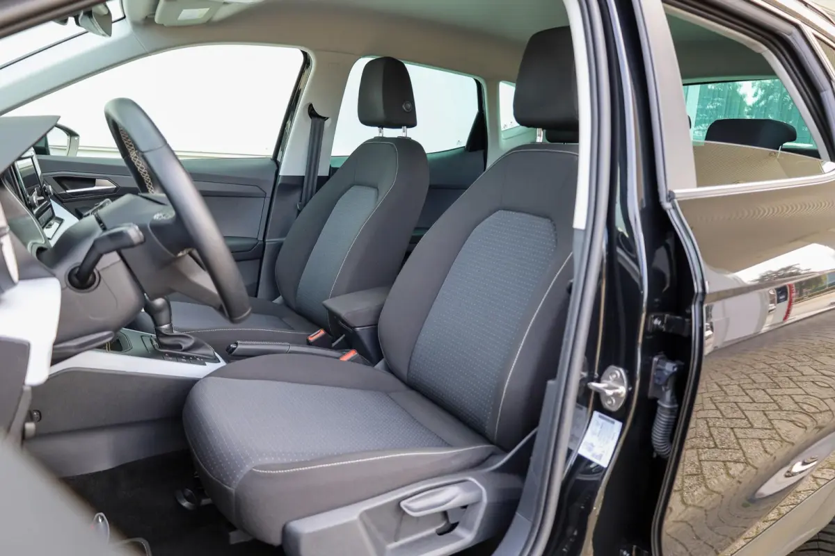 1.0 EcoTSI 115pk Style Business Connect | Parkeersensor | Stoelverwarming | LM Velgen 18"