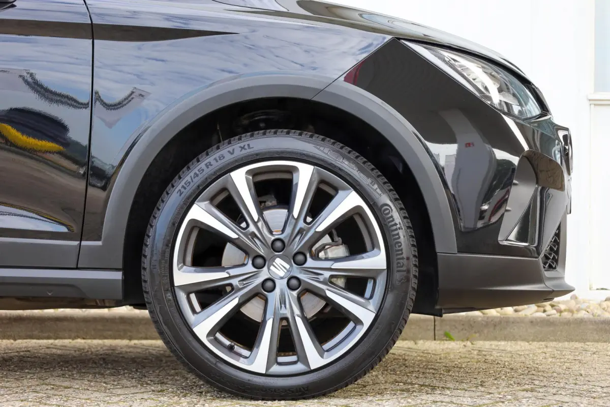 1.0 EcoTSI 115pk Style Business Connect | Parkeersensor | Stoelverwarming | LM Velgen 18"