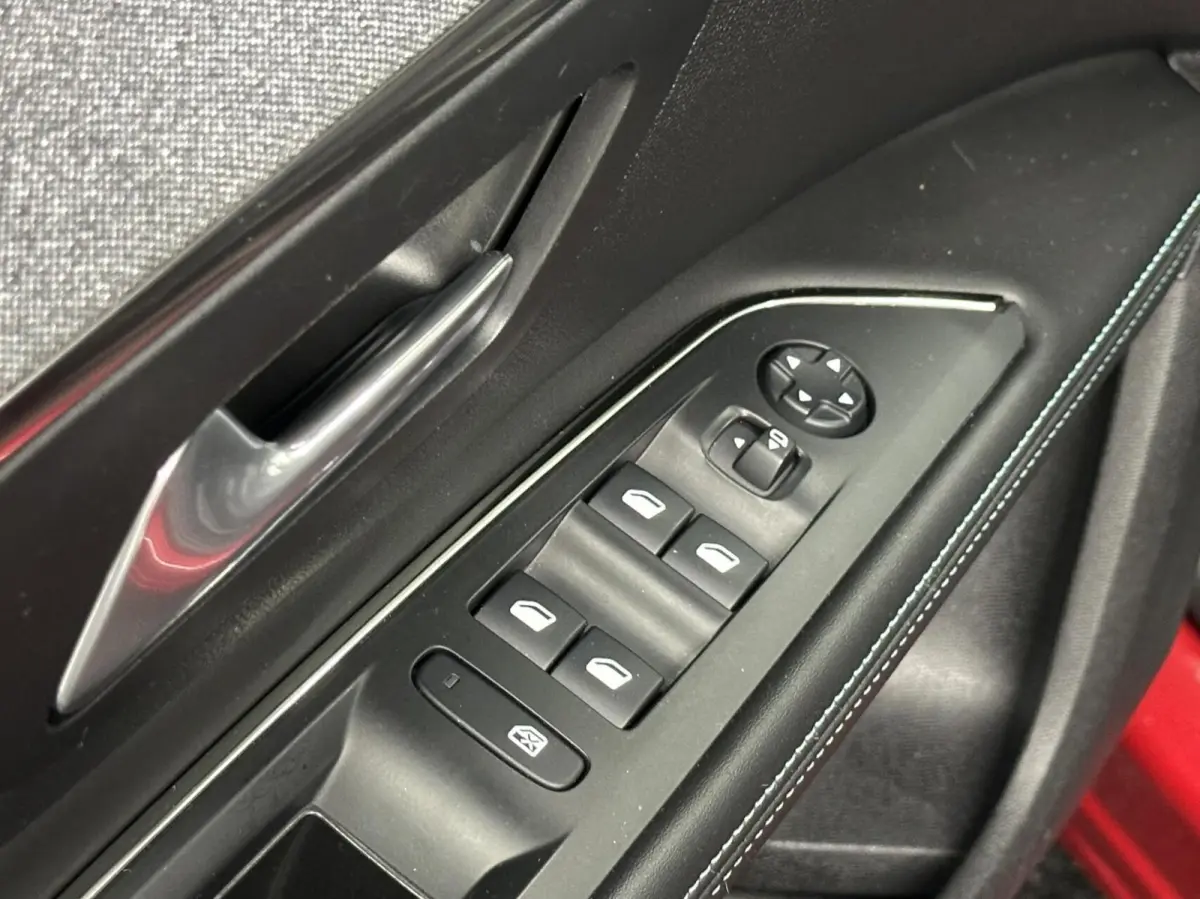 1.2 PureTech Blue Lease Allure CAMERA LM ECC ADAPTIEF CRUISE LED CARPLAY.