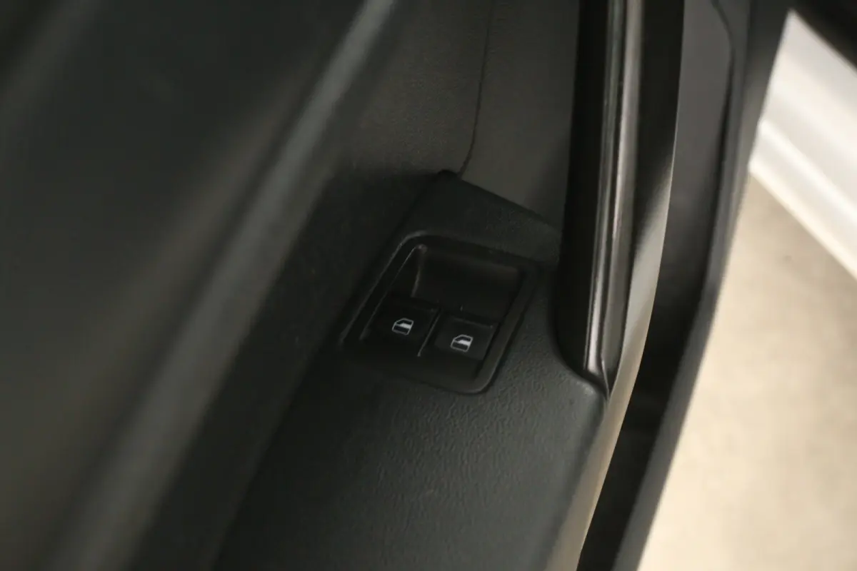 Maxi 2.0 TDI L2H1 102PK | Airco | Navigatie | Trekhaak | Imperiaal | Parkeersens.
