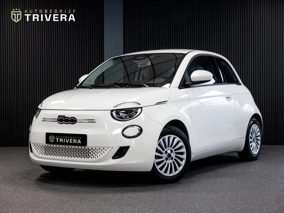 Urban 24 kWh l SoH 94% l AUT. l Keyless l Virtueel cockpit l CARPLAY l BTW auto l 1ste. eig. l Dealer onderh. l ALS NIEUW