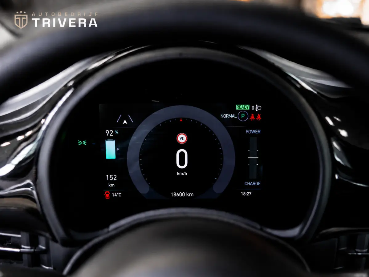 Urban 24 kWh l SoH 94% l AUT. l Keyless l Virtueel cockpit l CARPLAY l BTW auto l 1ste. eig. l Dealer onderh. l ALS NIEUW