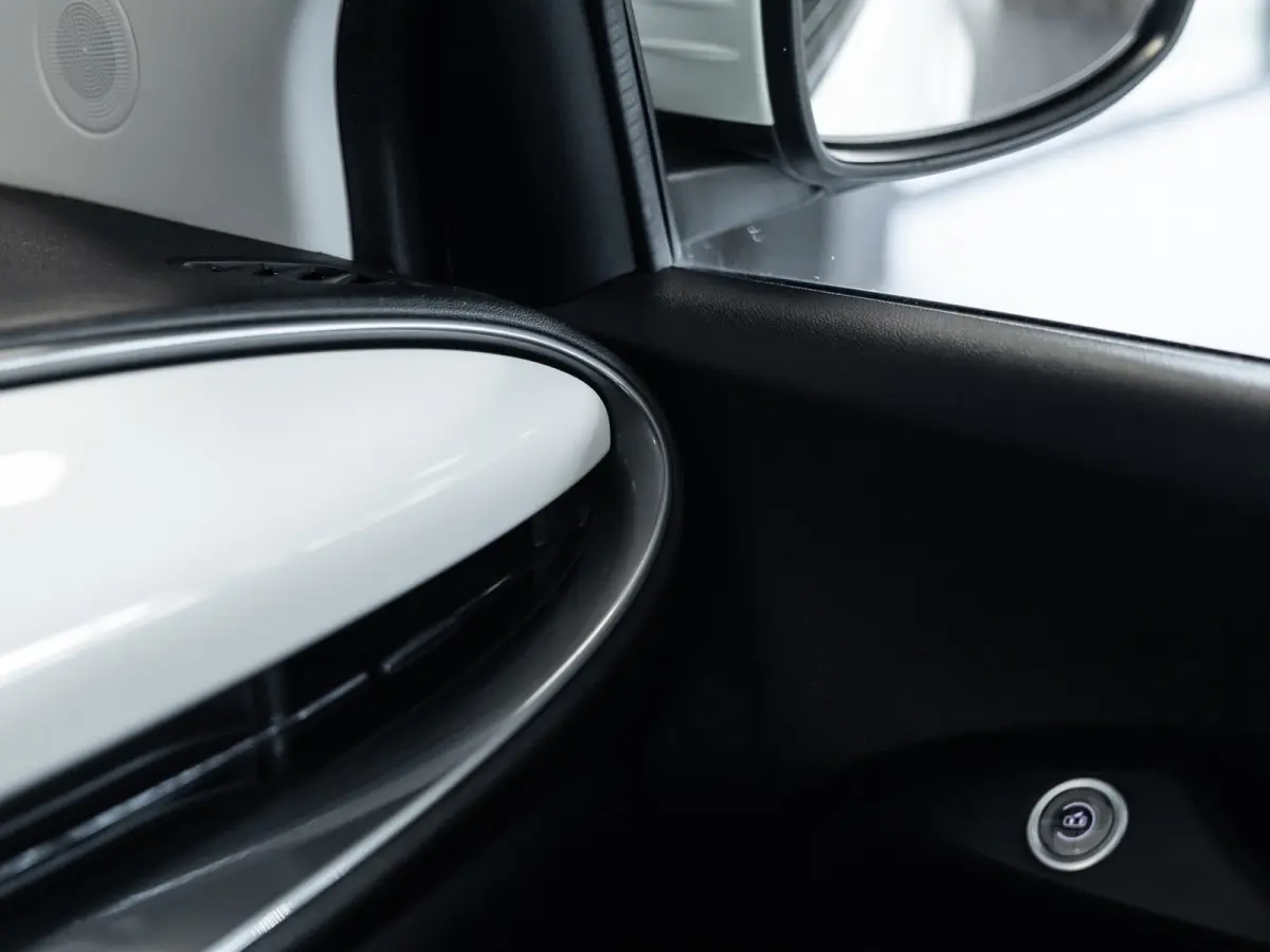 Urban 24 kWh l SoH 94% l AUT. l Keyless l Virtueel cockpit l CARPLAY l BTW auto l 1ste. eig. l Dealer onderh. l ALS NIEUW
