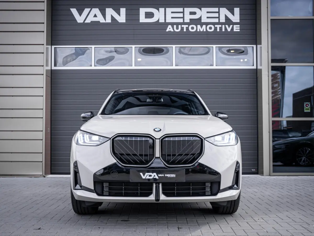 30e xDrive M-Sport l Dune Grey l Pano l Trekhaak l 360cam
