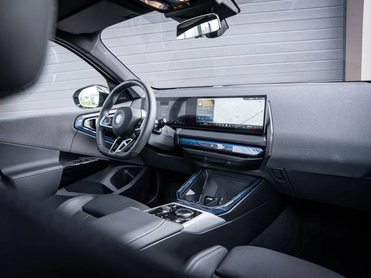 30e xDrive M-Sport l Dune Grey l Pano l Trekhaak l 360cam