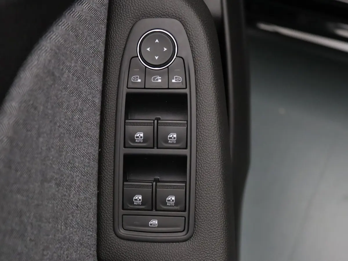 90pk TCe GPF techno Apple Carplay/Android Auto | Climate
