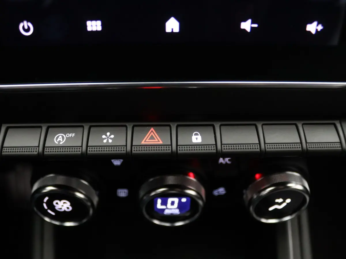 90pk TCe GPF techno Apple Carplay/Android Auto | Climate