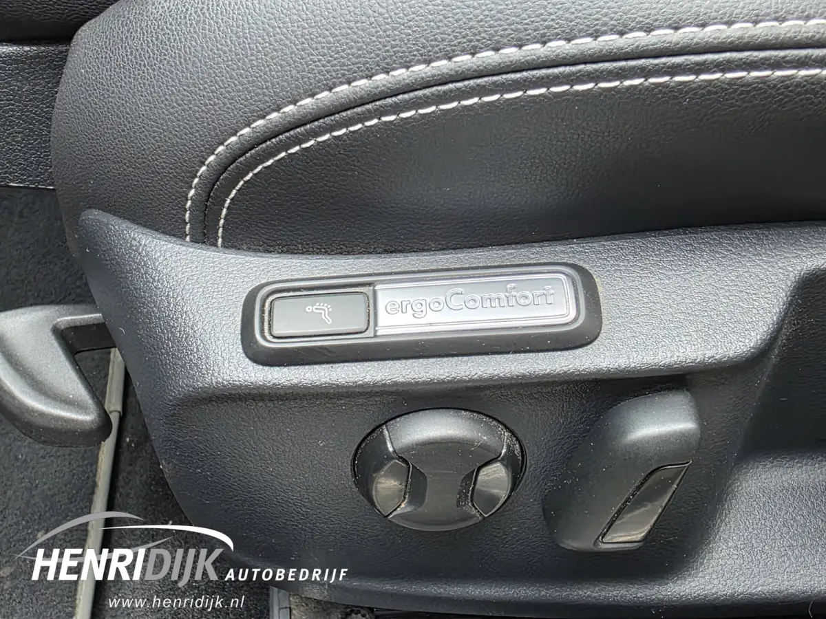 1.4 TSI PHEV GTE Business Pano / Camera / Trekhaak / SOH 97%