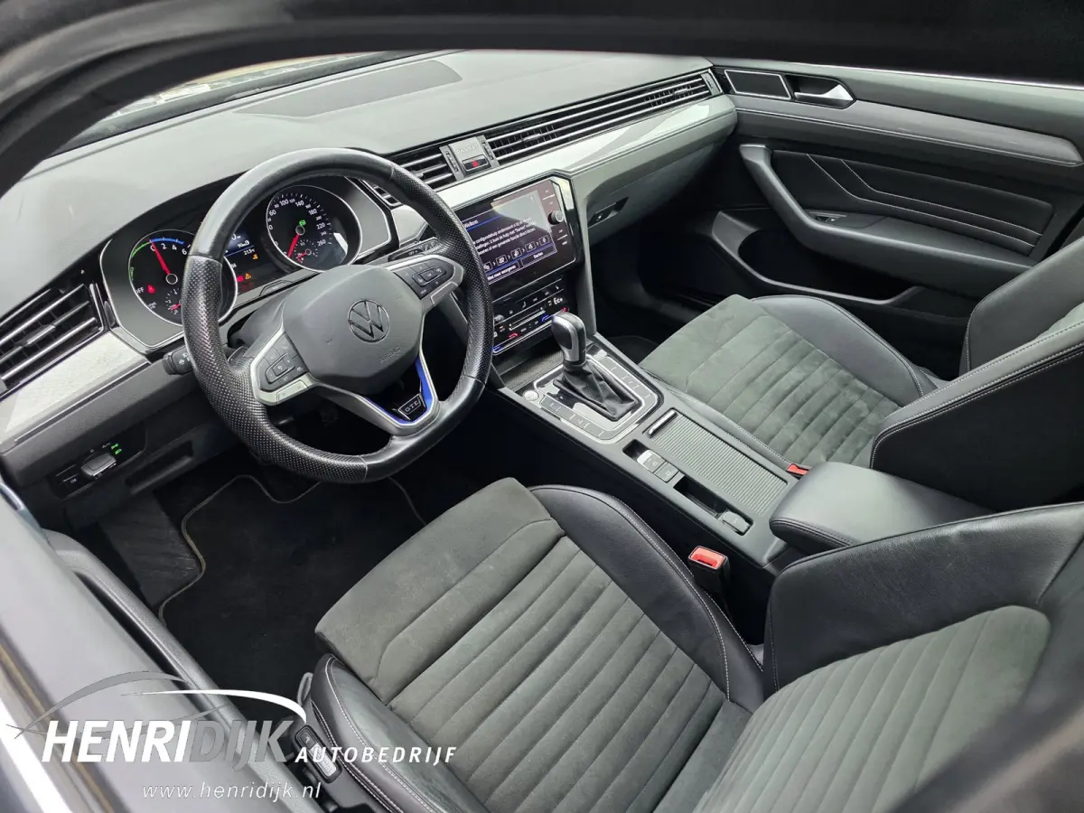 1.4 TSI PHEV GTE Business Pano / Camera / Trekhaak / SOH 97%