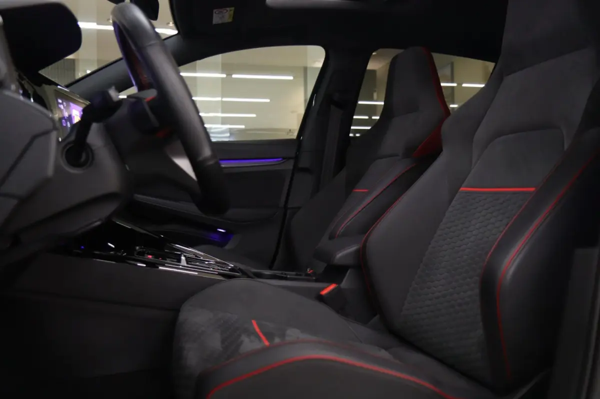 2.0 TSI GTI CLUBSPORT NURBERGRING/PANO/HUD/H&K/IQ/NAVI/CAM