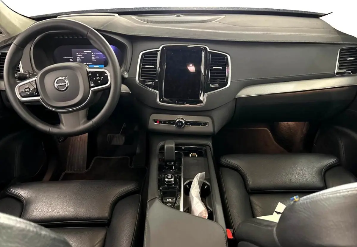 2.0 T8 Recharge AWD Ultimate Bright Luchtvering - Trekhaak - Panoramdak - Adaptieve Cruise Control - Head up - Harman Kardon - Visual Park Assist - Gelamineerde zijruiten - Zongordijnen -