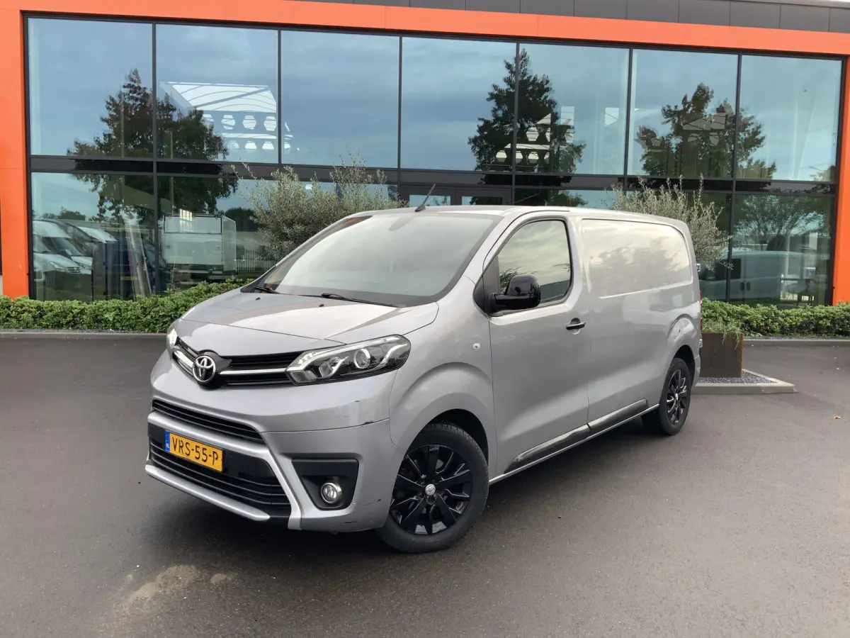 2.0 D-4D Black Line Airco Cruise 3 Zits Alu Velg Trekhaak 2500 kg Euro 6