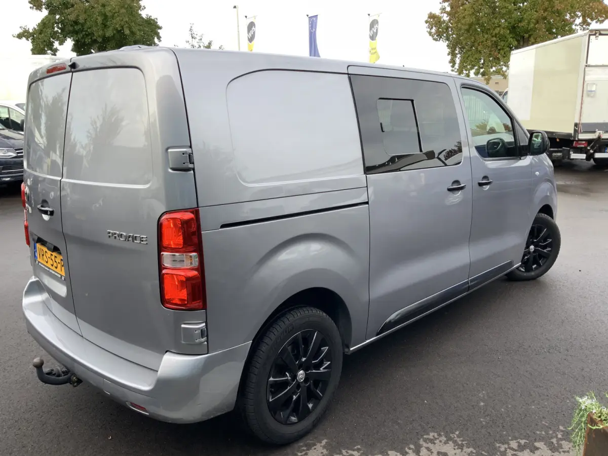 2.0 D-4D Black Line Airco Cruise 3 Zits Alu Velg Trekhaak 2500 kg Euro 6