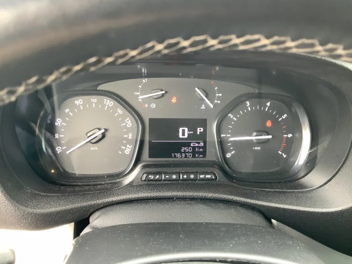2.0 D-4D Black Line Airco Cruise 3 Zits Alu Velg Trekhaak 2500 kg Euro 6