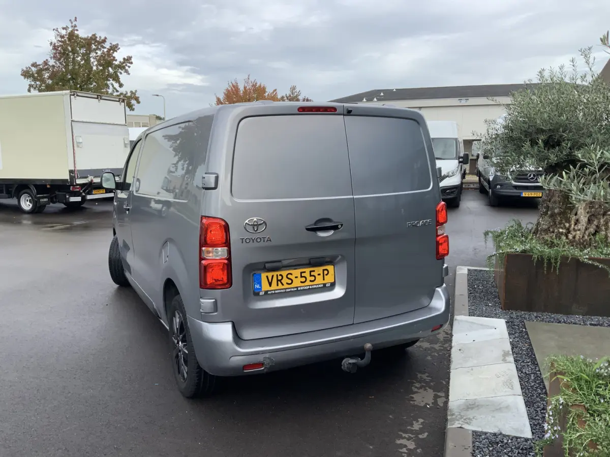2.0 D-4D Black Line Airco Cruise 3 Zits Alu Velg Trekhaak 2500 kg Euro 6