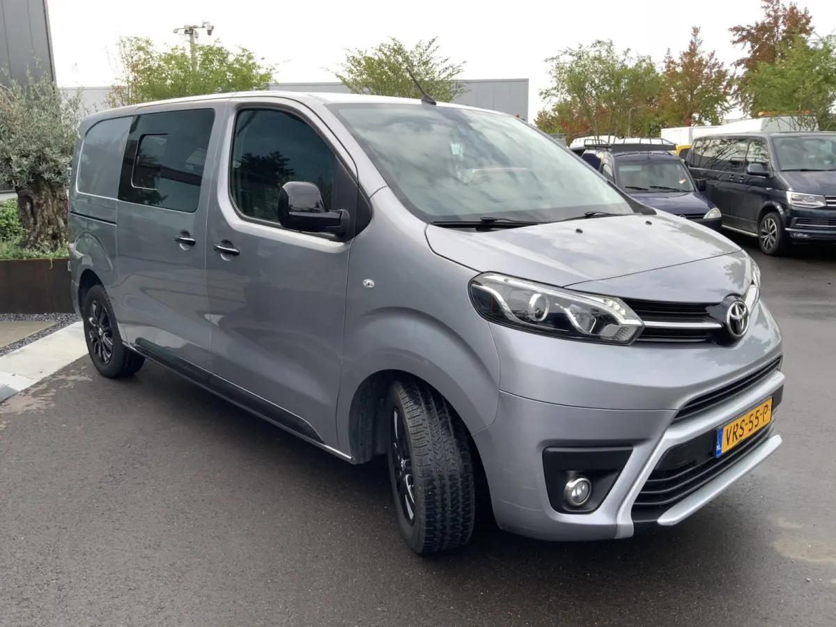 2.0 D-4D Black Line Airco Cruise 3 Zits Alu Velg Trekhaak 2500 kg Euro 6