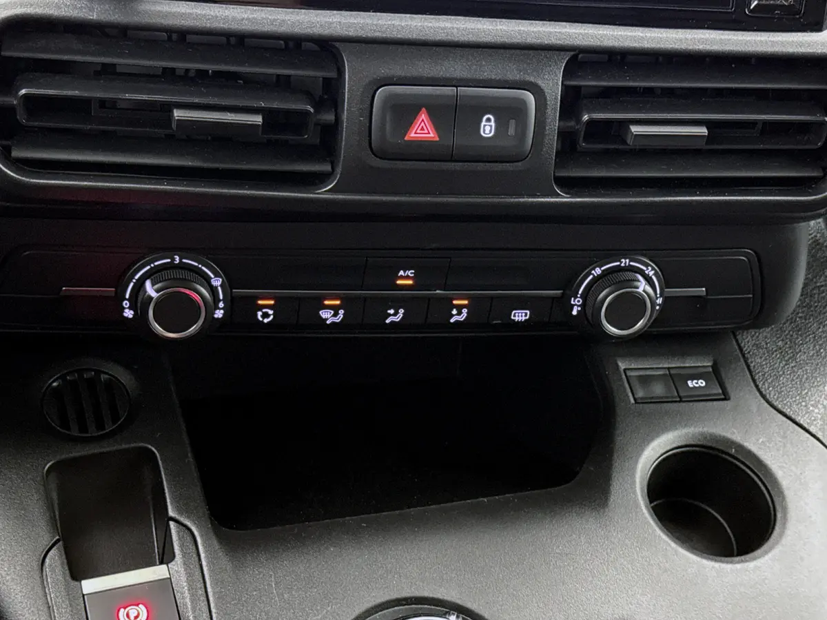 1.5 D-4D Automaat 131pk Camera Carplay Trekhaak Cruise control