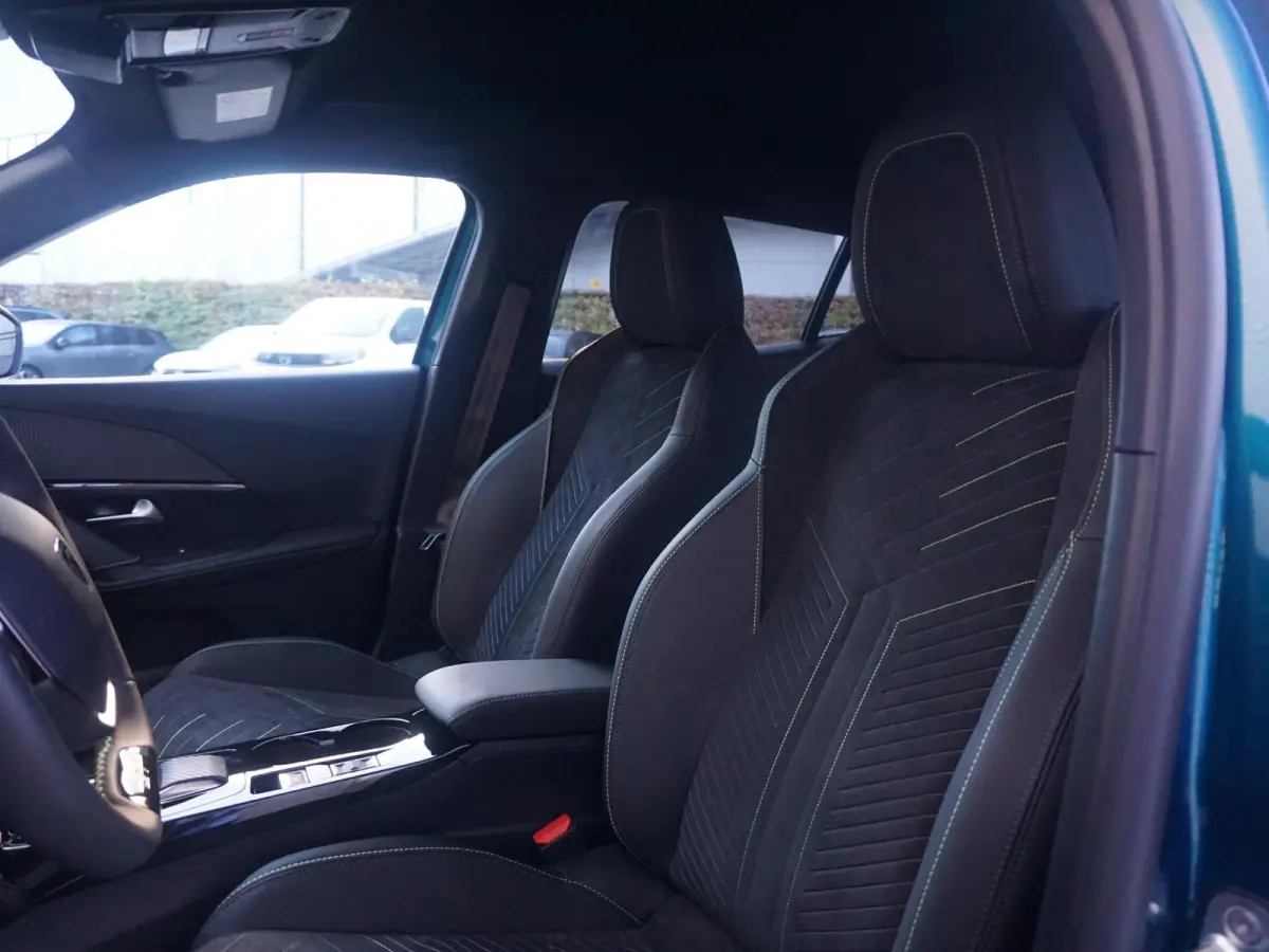 1.2 Hybrid 145 GT Alcantara stoelen