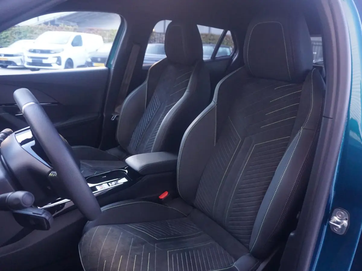 1.2 Hybrid 145 GT Alcantara stoelen