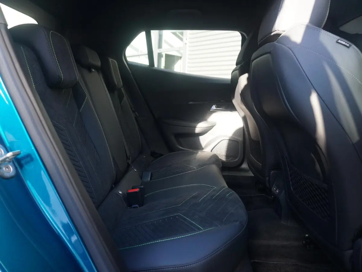 1.2 Hybrid 145 GT Alcantara stoelen