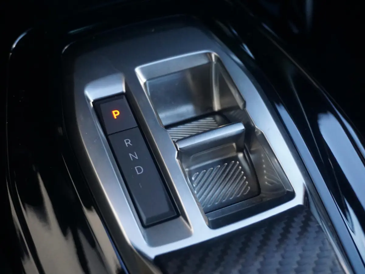 1.2 Hybrid 145 GT Alcantara stoelen