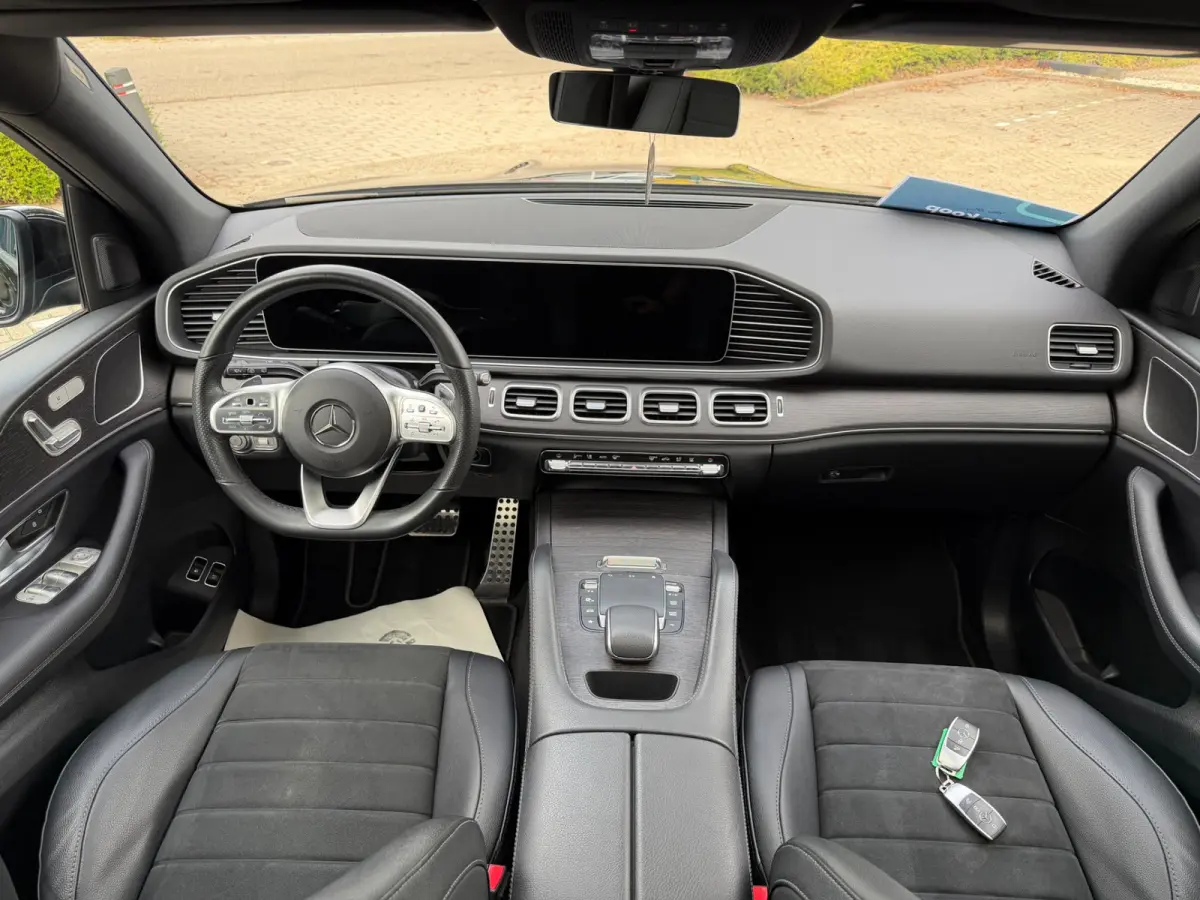 350 e 4MATIC AMG Panoramadak Trekhaak Distronic + 20 inch AMG velgen LED dynamisch 360 camera zwarte hemel