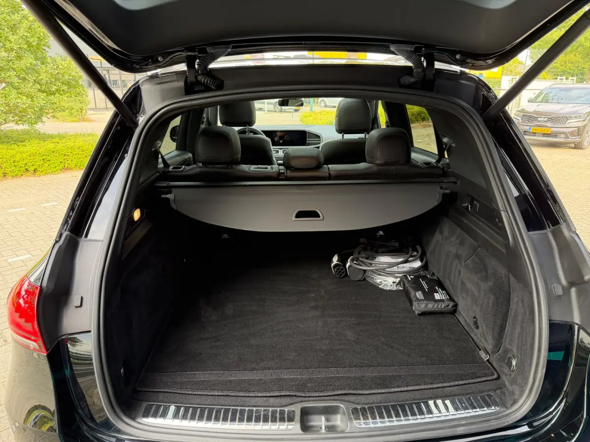 350 e 4MATIC AMG Panoramadak Trekhaak Distronic + 20 inch AMG velgen LED dynamisch 360 camera zwarte hemel