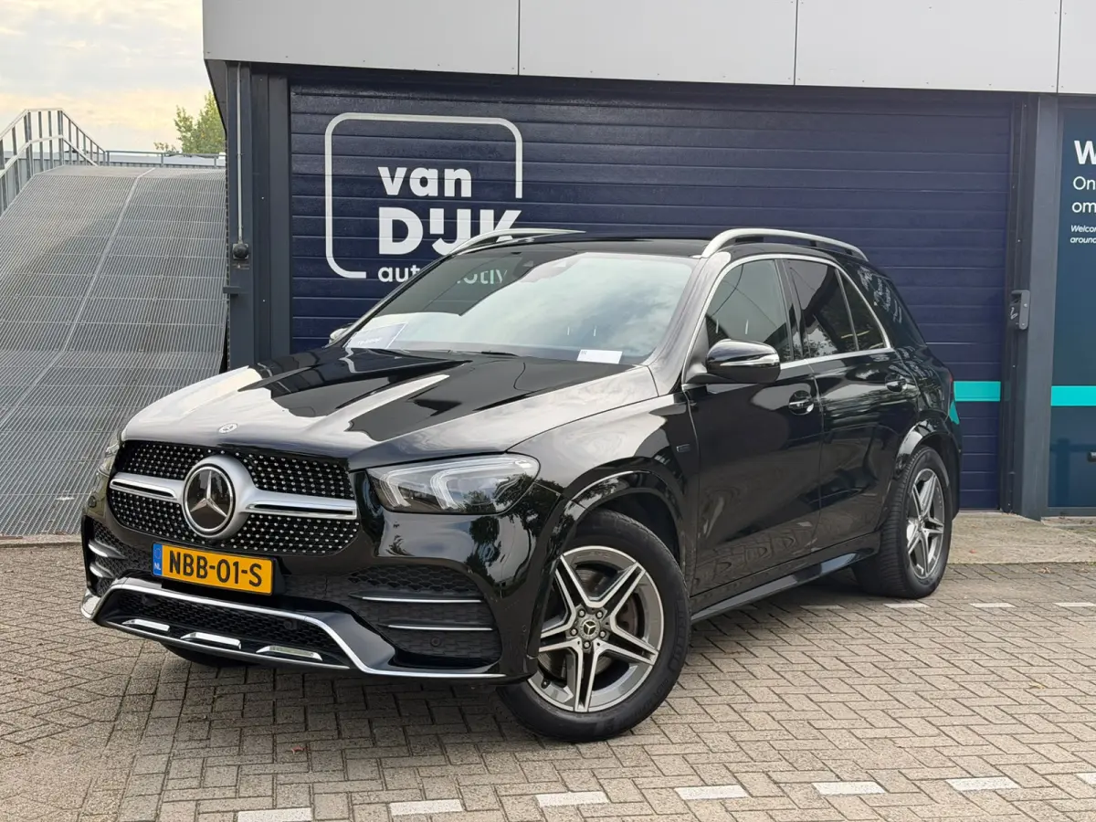 350 e 4MATIC AMG Panoramadak Trekhaak Distronic + 20 inch AMG velgen LED dynamisch 360 camera zwarte hemel
