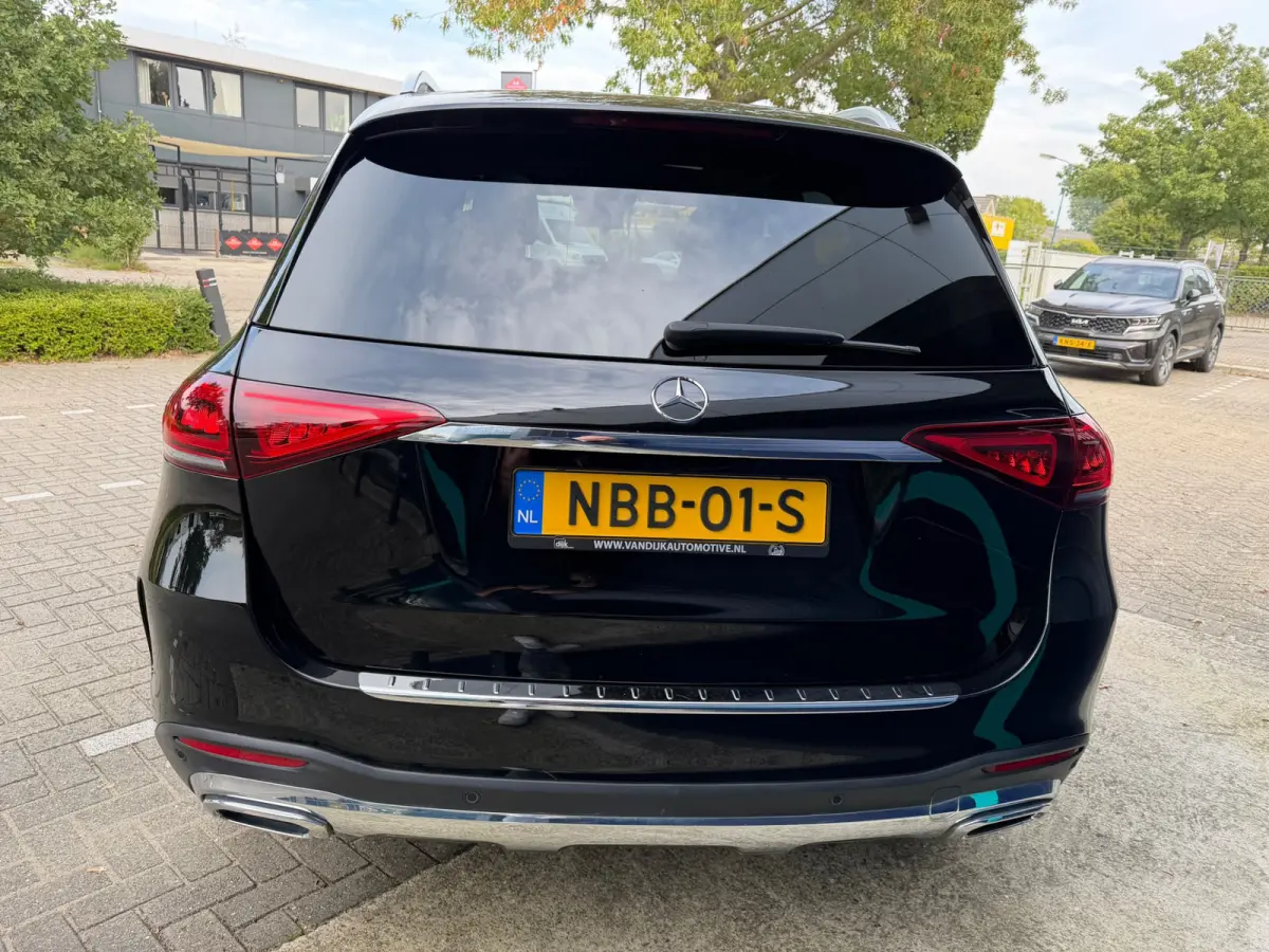 350 e 4MATIC AMG Panoramadak Trekhaak Distronic + 20 inch AMG velgen LED dynamisch 360 camera zwarte hemel