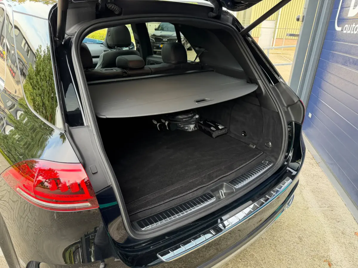350 e 4MATIC AMG Panoramadak Trekhaak Distronic + 20 inch AMG velgen LED dynamisch 360 camera zwarte hemel