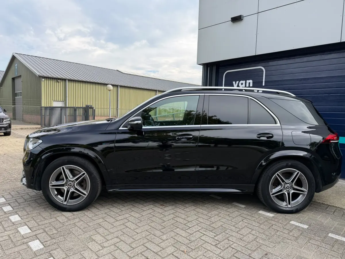350 e 4MATIC AMG Panoramadak Trekhaak Distronic + 20 inch AMG velgen LED dynamisch 360 camera zwarte hemel
