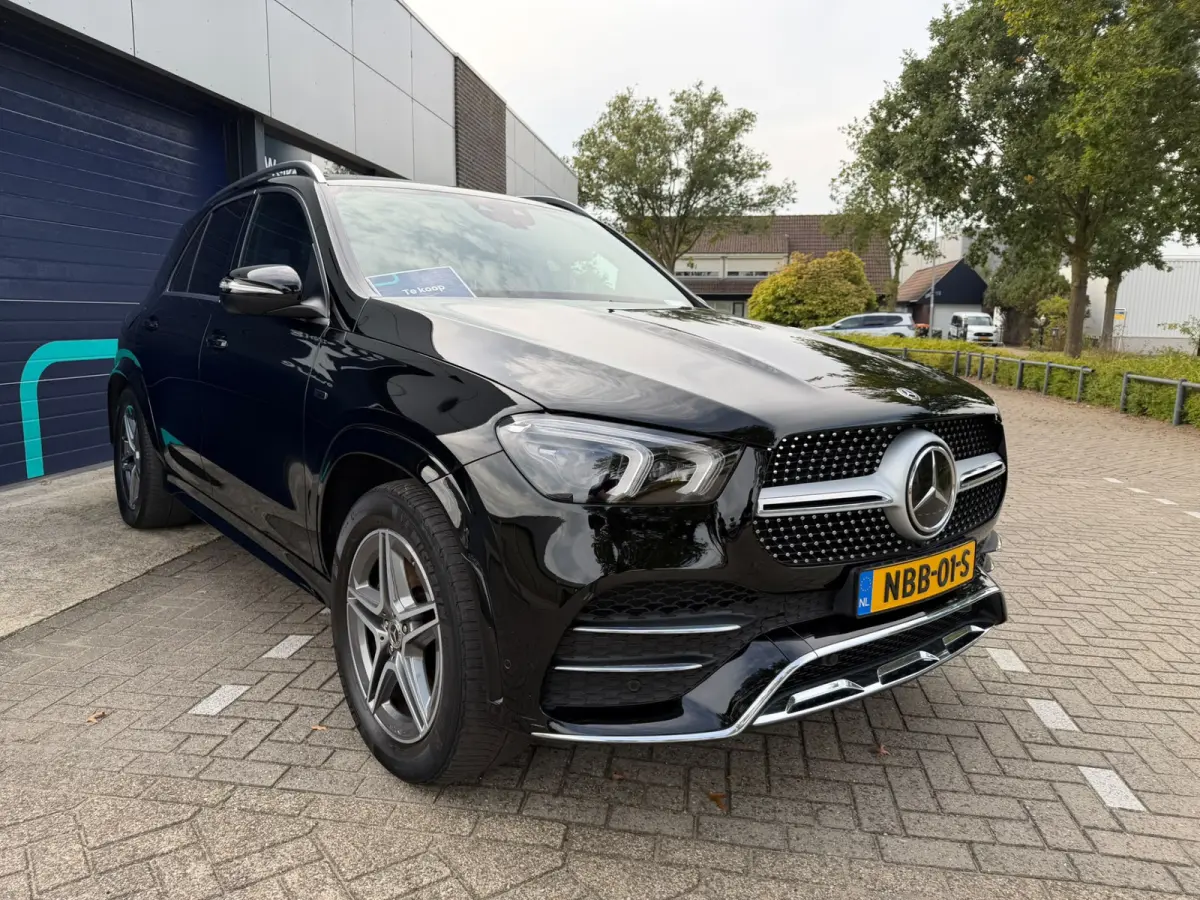 350 e 4MATIC AMG Panoramadak Trekhaak Distronic + 20 inch AMG velgen LED dynamisch 360 camera zwarte hemel