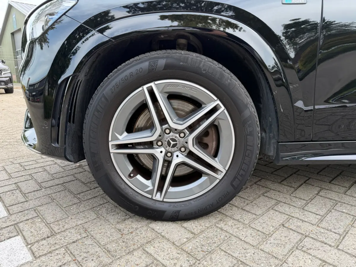 350 e 4MATIC AMG Panoramadak Trekhaak Distronic + 20 inch AMG velgen LED dynamisch 360 camera zwarte hemel