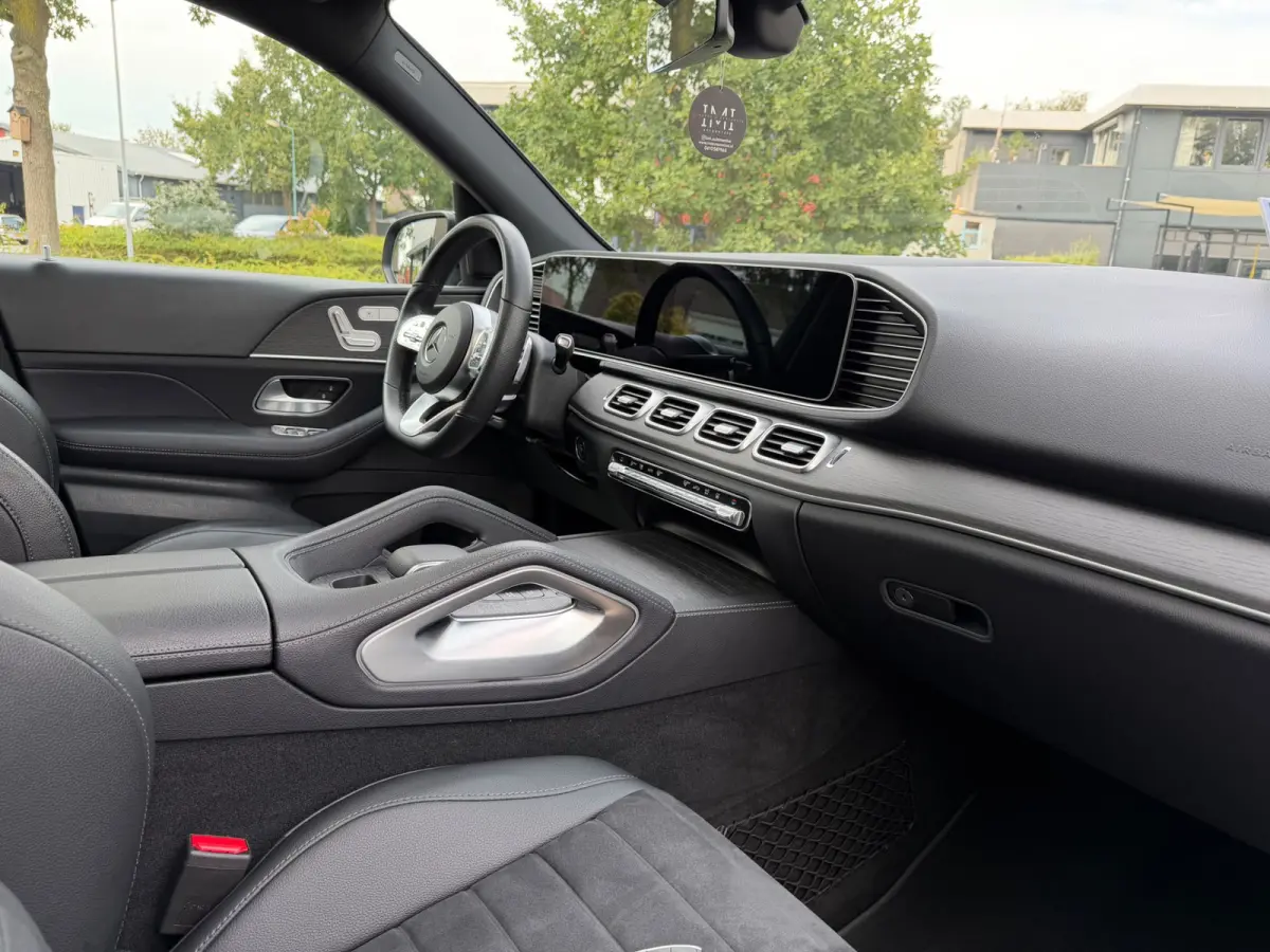 350 e 4MATIC AMG Panoramadak Trekhaak Distronic + 20 inch AMG velgen LED dynamisch 360 camera zwarte hemel
