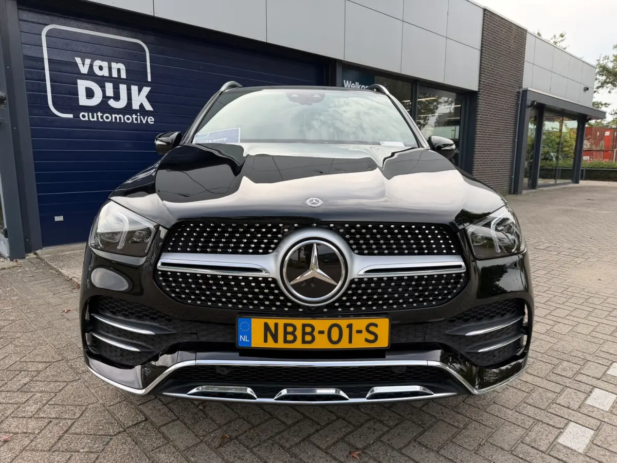 350 e 4MATIC AMG Panoramadak Trekhaak Distronic + 20 inch AMG velgen LED dynamisch 360 camera zwarte hemel