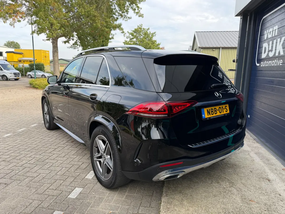 350 e 4MATIC AMG Panoramadak Trekhaak Distronic + 20 inch AMG velgen LED dynamisch 360 camera zwarte hemel