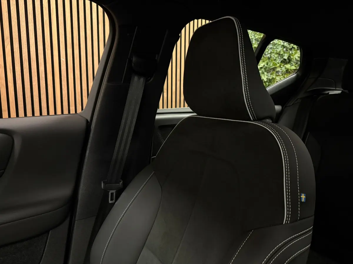 Single Motor Plus 70 kWh | 100% SoH | Adaptieve Cruise Control | Stoel en Stuurwielverwarming | Parkeercamera | Pilot Assist | BLIS Dode Hoek Detectie | Microtech / Alcantara bekleding met w