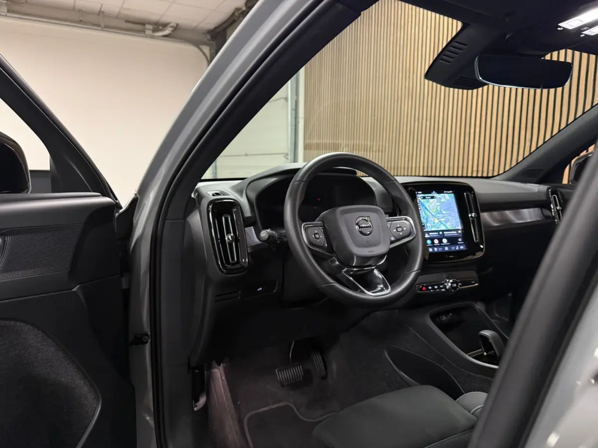 Single Motor Plus 70 kWh | 100% SoH | Adaptieve Cruise Control | Stoel en Stuurwielverwarming | Parkeercamera | Pilot Assist | BLIS Dode Hoek Detectie | Microtech / Alcantara bekleding met w