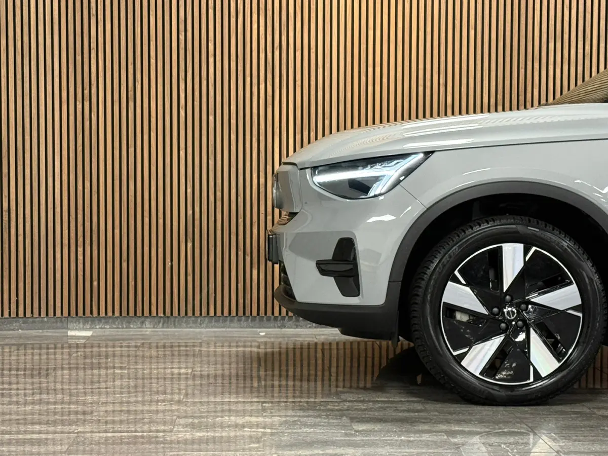 Single Motor Plus 70 kWh | 100% SoH | Adaptieve Cruise Control | Stoel en Stuurwielverwarming | Parkeercamera | Pilot Assist | BLIS Dode Hoek Detectie | Microtech / Alcantara bekleding met w