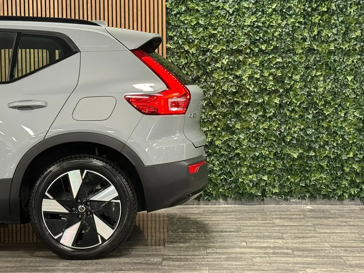 Single Motor Plus 70 kWh | 100% SoH | Adaptieve Cruise Control | Stoel en Stuurwielverwarming | Parkeercamera | Pilot Assist | BLIS Dode Hoek Detectie | Microtech / Alcantara bekleding met w