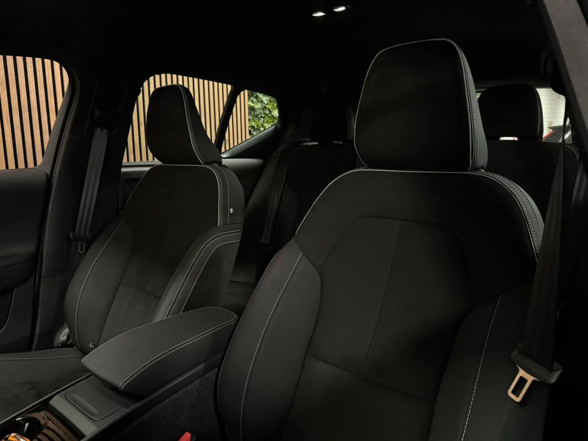 Single Motor Plus 70 kWh | 100% SoH | Adaptieve Cruise Control | Stoel en Stuurwielverwarming | Parkeercamera | Pilot Assist | BLIS Dode Hoek Detectie | Microtech / Alcantara bekleding met w