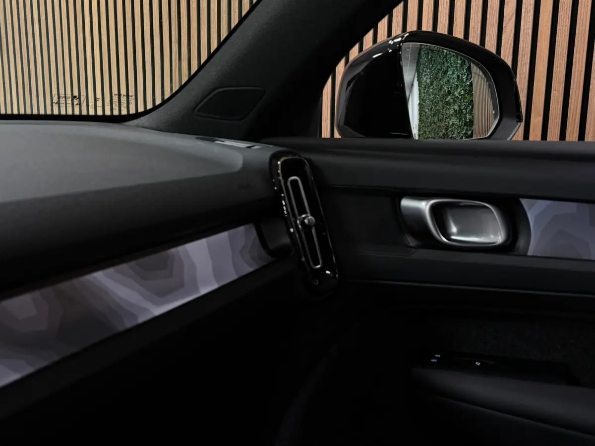 Single Motor Plus 70 kWh | 100% SoH | Adaptieve Cruise Control | Stoel en Stuurwielverwarming | Parkeercamera | Pilot Assist | BLIS Dode Hoek Detectie | Microtech / Alcantara bekleding met w