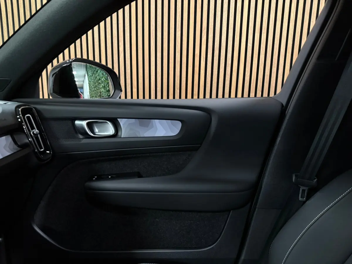 Single Motor Plus 70 kWh | 100% SoH | Adaptieve Cruise Control | Stoel en Stuurwielverwarming | Parkeercamera | Pilot Assist | BLIS Dode Hoek Detectie | Microtech / Alcantara bekleding met w