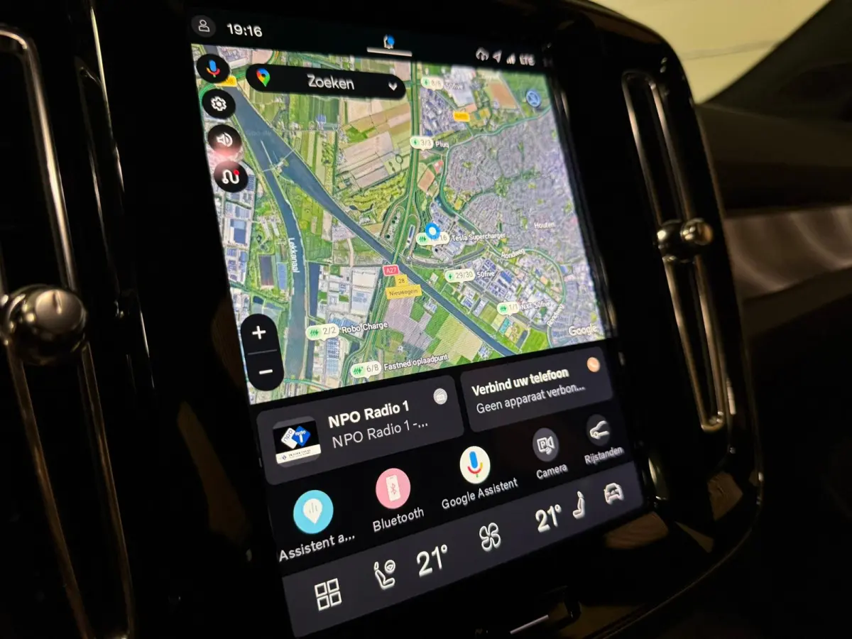 Single Motor Plus 70 kWh | 100% SoH | Adaptieve Cruise Control | Stoel en Stuurwielverwarming | Parkeercamera | Pilot Assist | BLIS Dode Hoek Detectie | Microtech / Alcantara bekleding met w