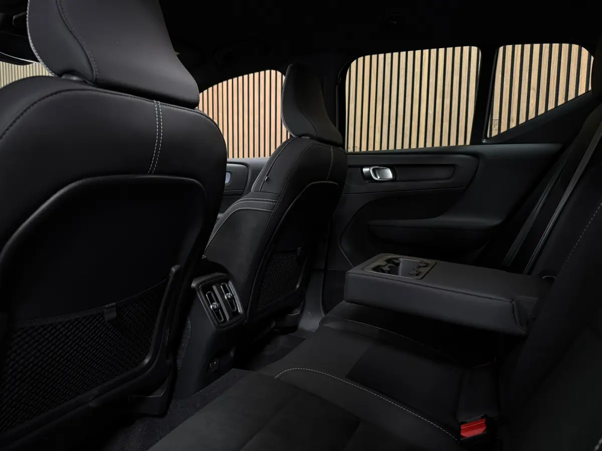 Single Motor Plus 70 kWh | 100% SoH | Adaptieve Cruise Control | Stoel en Stuurwielverwarming | Parkeercamera | Pilot Assist | BLIS Dode Hoek Detectie | Microtech / Alcantara bekleding met w