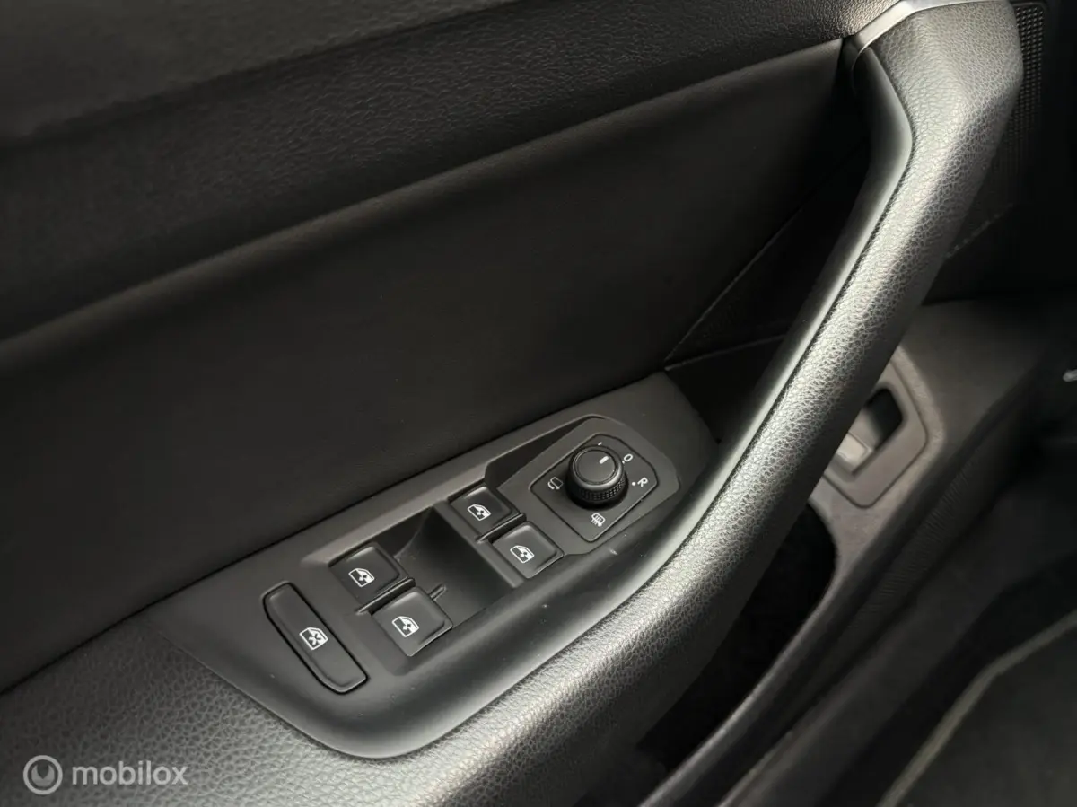 2.0 TSI Business R Exclusive|Pano|Massage|Lane assist|Elektrische kofferklep|Virtual Dashboard|Sfeerverlichting|