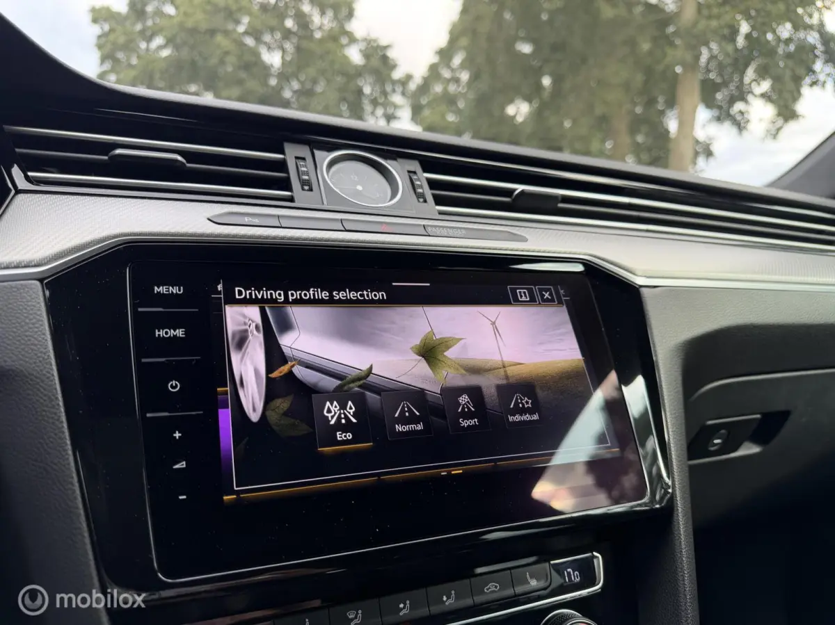 2.0 TSI Business R Exclusive|Pano|Massage|Lane assist|Elektrische kofferklep|Virtual Dashboard|Sfeerverlichting|
