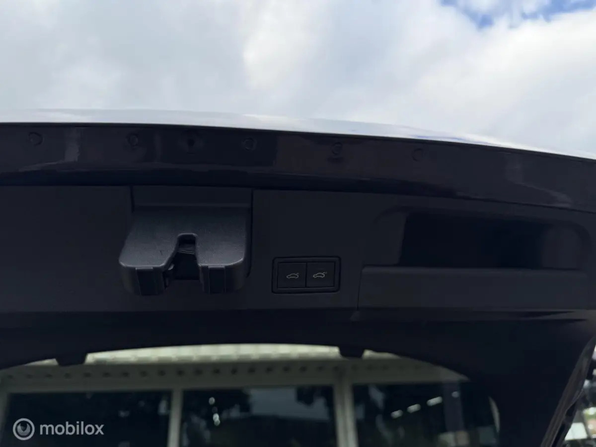 2.0 TSI Business R Exclusive|Pano|Massage|Lane assist|Elektrische kofferklep|Virtual Dashboard|Sfeerverlichting|
