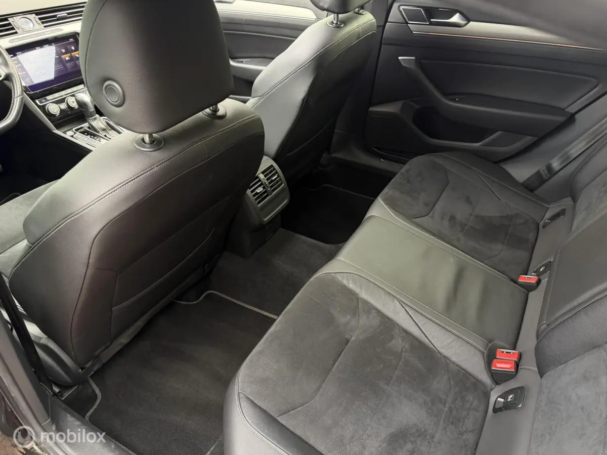 2.0 TSI Business R Exclusive|Pano|Massage|Lane assist|Elektrische kofferklep|Virtual Dashboard|Sfeerverlichting|