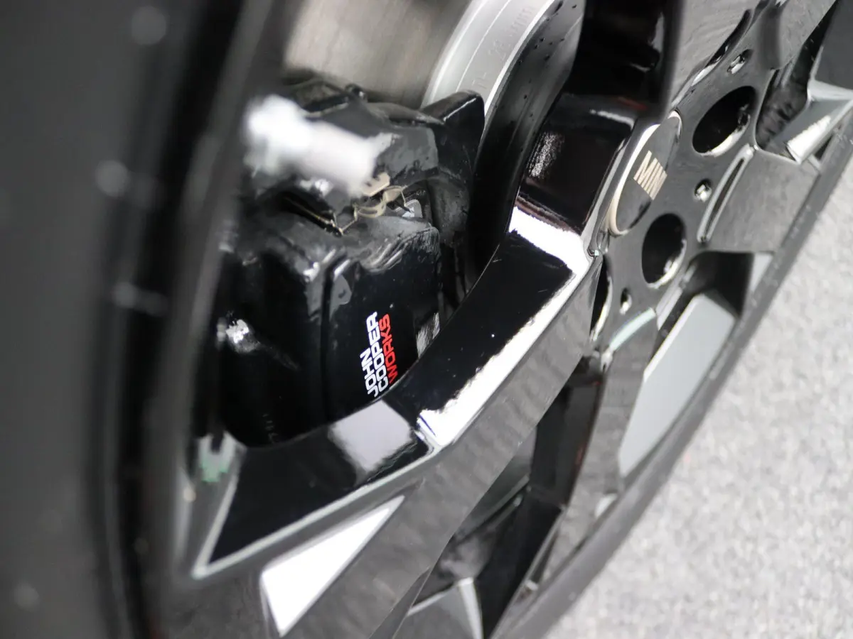 C John Cooper Works + Pakket L + Glazen panoramadak + Driving Assistant Plus + Harman Kardon + Comfort Access + 19''